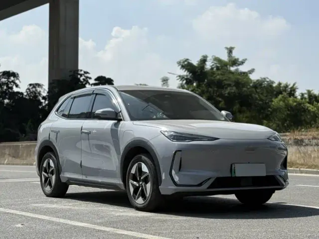 Geely Galaxy E5 — Фото автомобиля 3