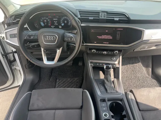 Audi Q3 — Фото автомобиля 12