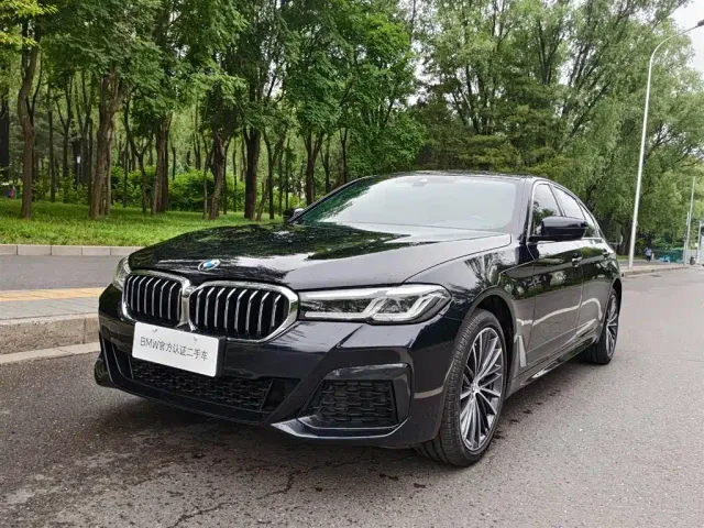 Фотография автомобиля — BMW 5 Series