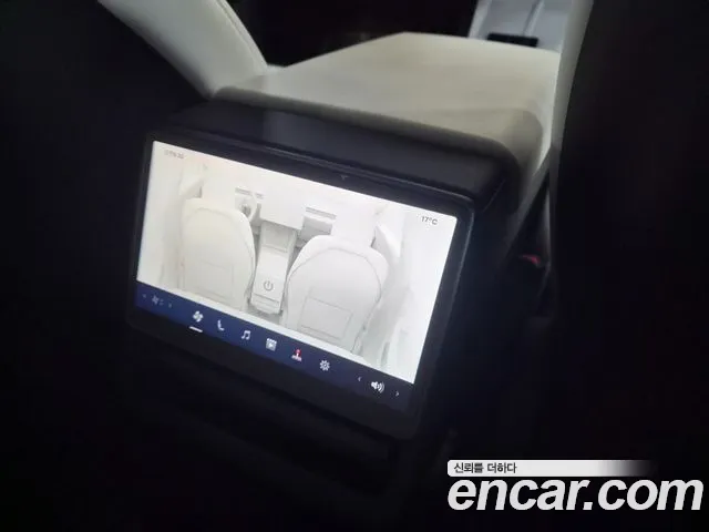 Tesla Model 3 — Фото автомобиля 11
