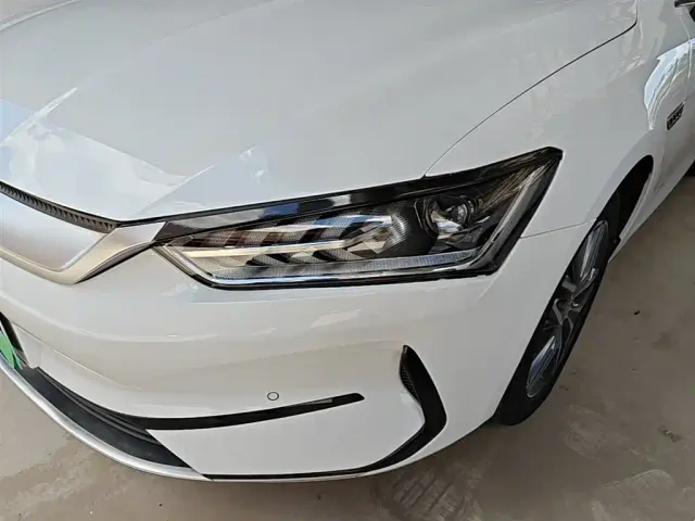 BYD Qin PLUS — Фото автомобиля 23