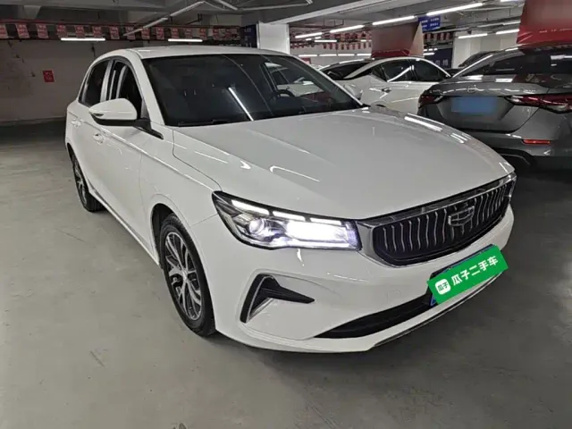 Geely Emgrand — Фото автомобиля 3