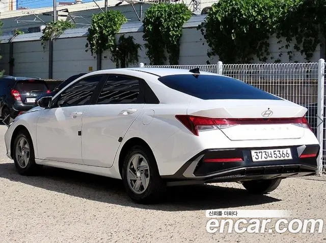 Hyundai Avante — Фото автомобиля 3
