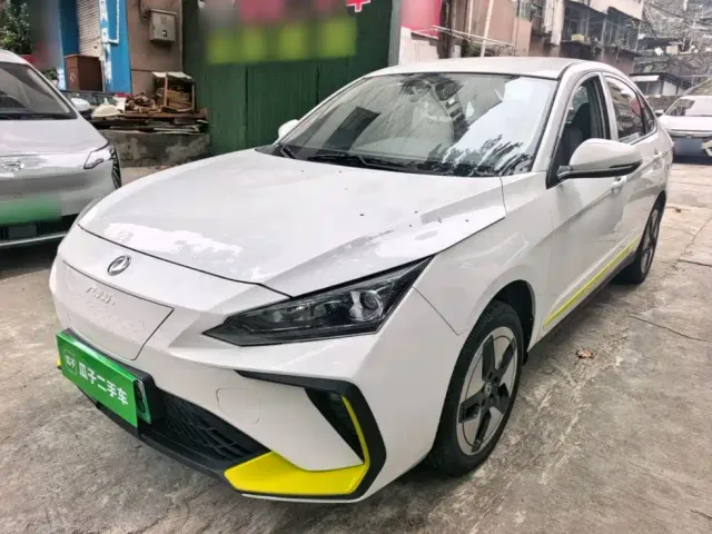 Фотография автомобиля — Dongfeng Fengshen E70