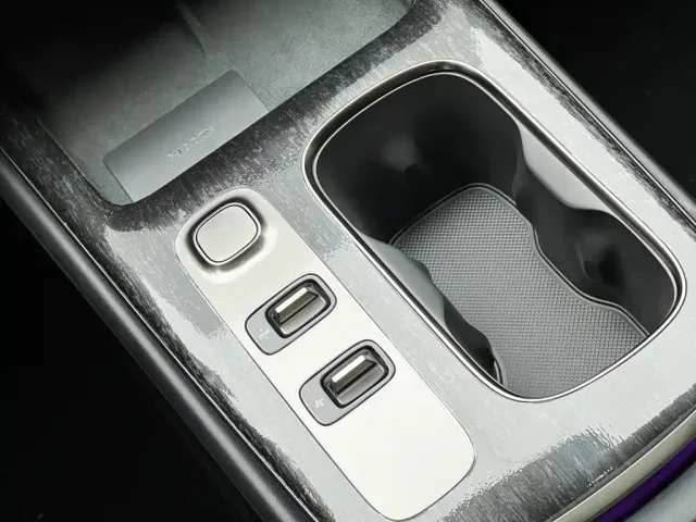Xiaomi SU7 — Фото автомобиля 25