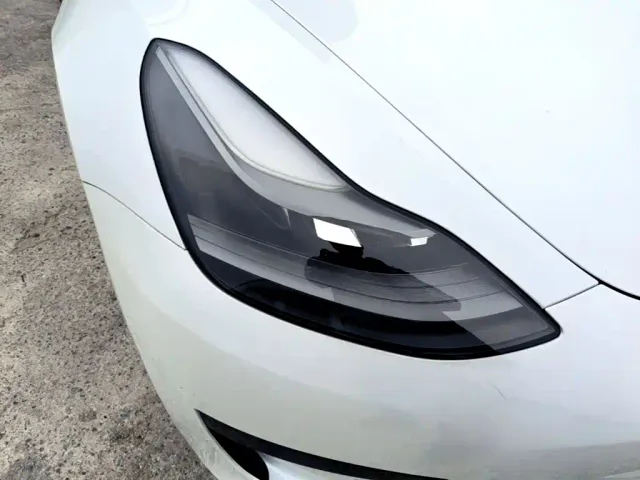 Tesla Model 3 — Фото автомобиля 8