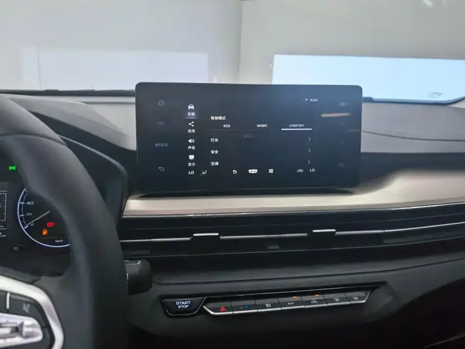 Geely Vision X3 2021 PRO 1.5L CVT Premium — Фото автомобиля 13
