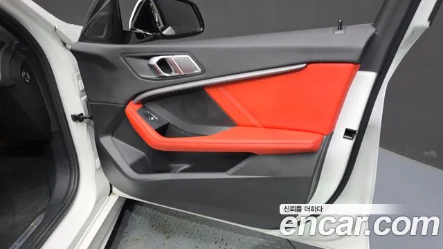 BMW 1 Series F40 — Фото автомобиля 24