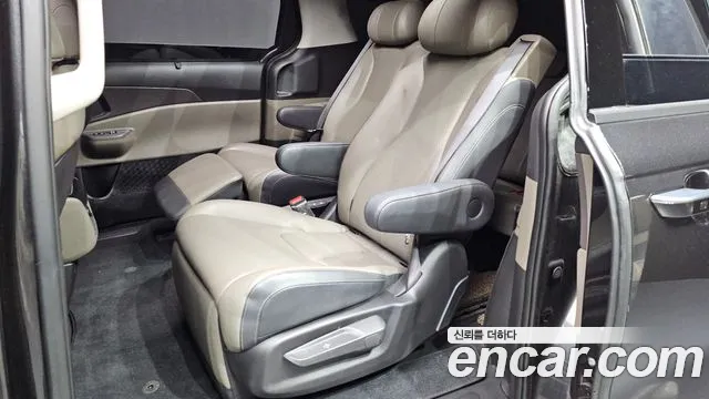Kia Carnival 4th Gen — Фото автомобиля 11