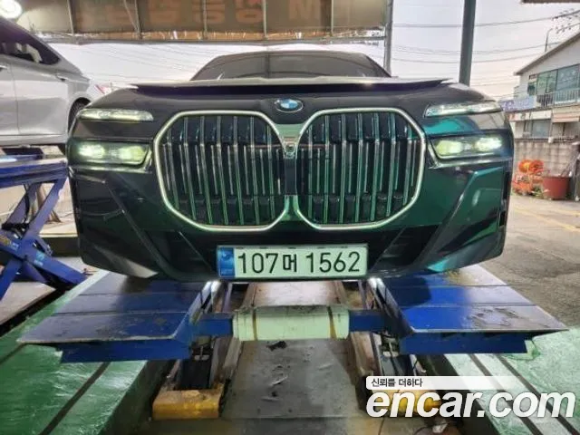 Фотография автомобиля — BMW 7 Series G70
