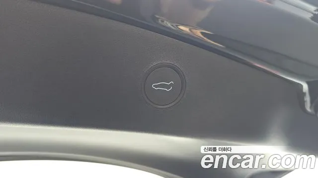 Tesla Model 3 — Фото автомобиля 18