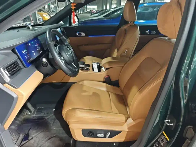Li Auto ONE — Фото автомобиля 14