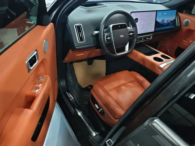 Li Auto L7 — Фото автомобиля 15