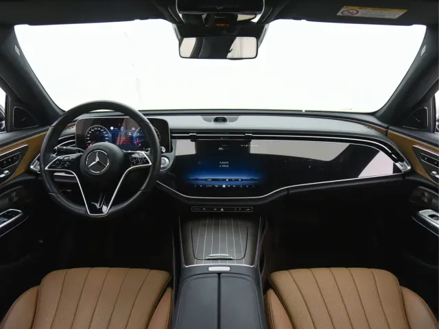 Mercedes-Benz E-Class — Фото автомобиля 15