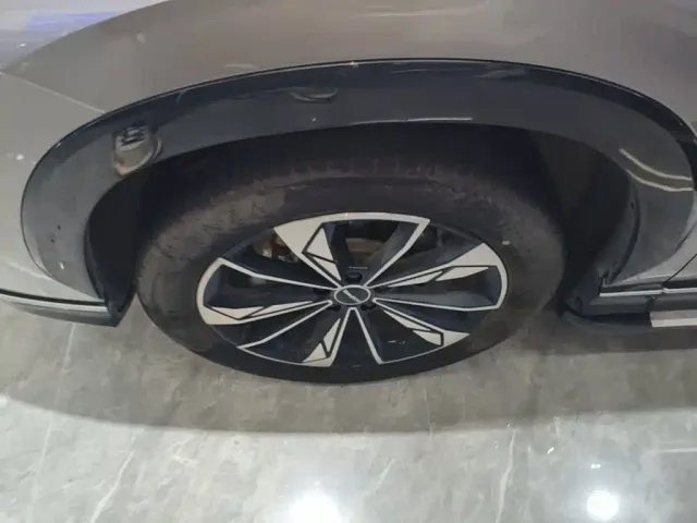 Roewe RX5 — Фото автомобиля 22