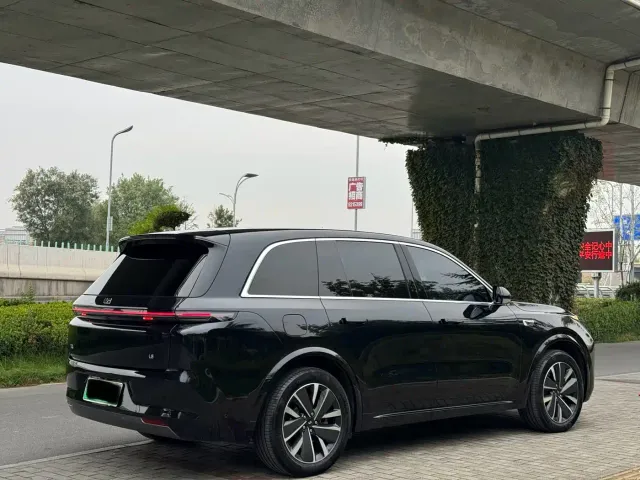Li Auto L8 — Фото автомобиля 5