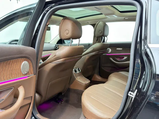 Mercedes-Benz E-Class — Фото автомобиля 15