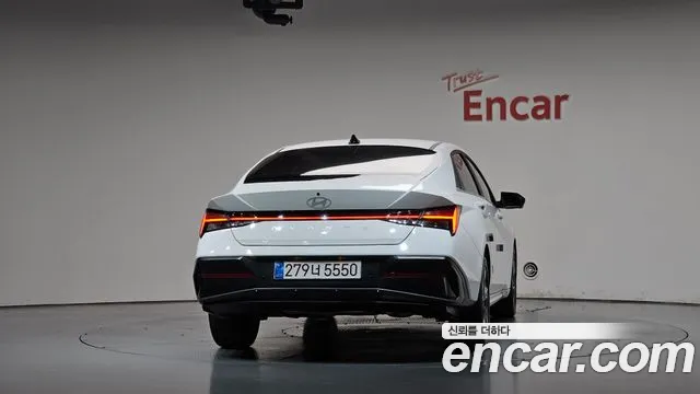 Hyundai Avante CN7 — Фото автомобиля 4