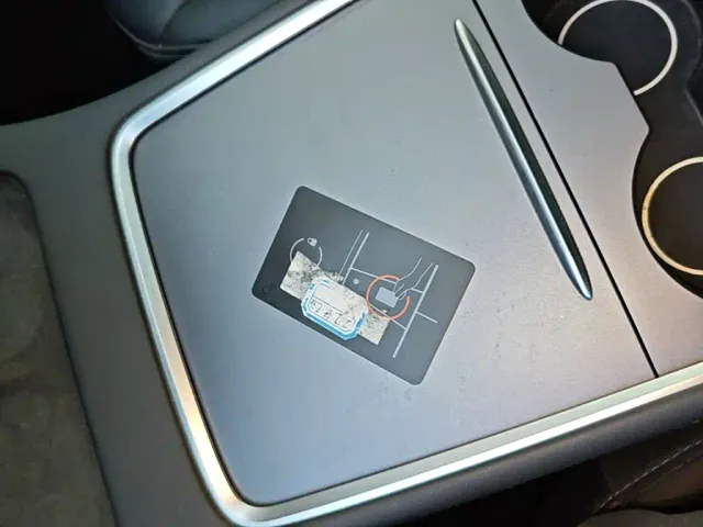 Tesla Model Y — Фото автомобиля 8