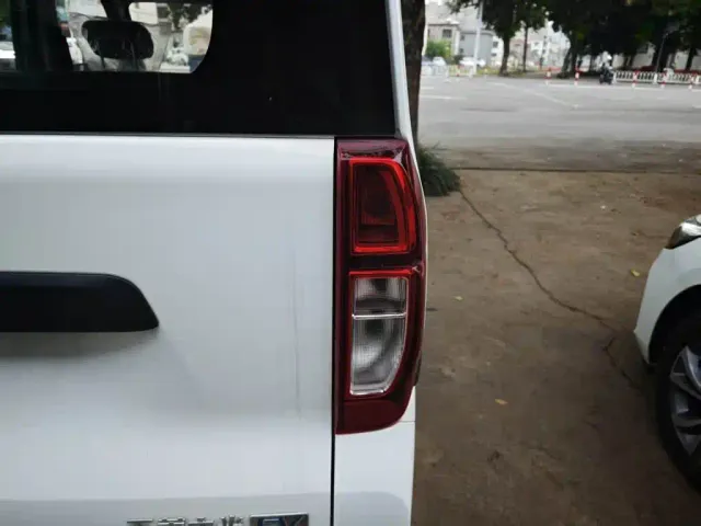 Wuling Zhiguang NEV — Фото автомобиля 7
