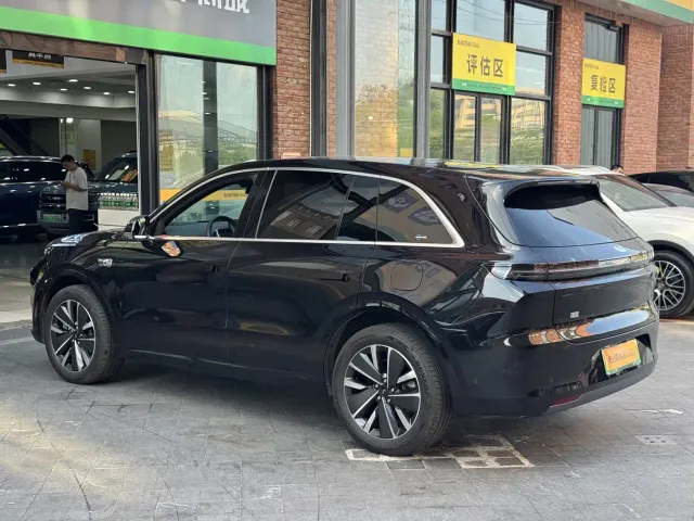 Li Auto L6 — Фото автомобиля 6