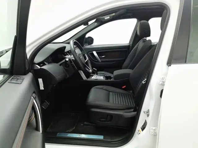 Land Rover Discovery Sport — Фото автомобиля 10