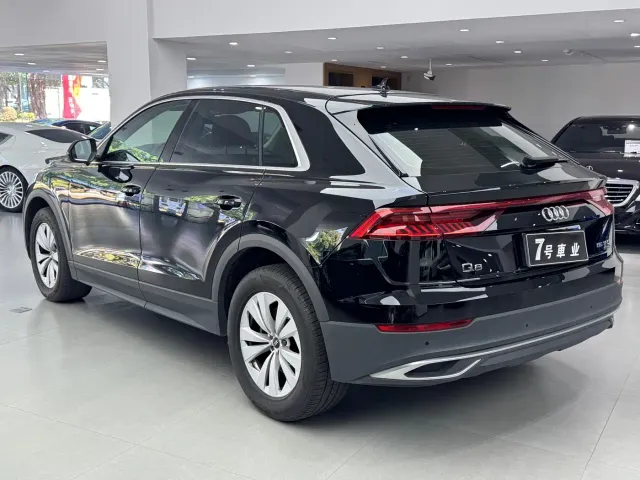 Audi Q8 — Фото автомобиля 7