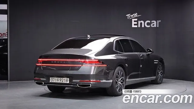 Genesis G90 Бензин 3.5 турбо AWD — Фото автомобиля 2