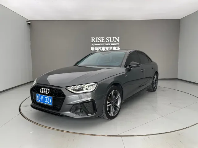 Фотография автомобиля — Audi A4L