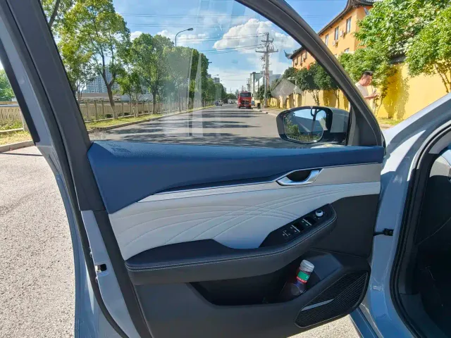Geely Xingrui — Фото автомобиля 6