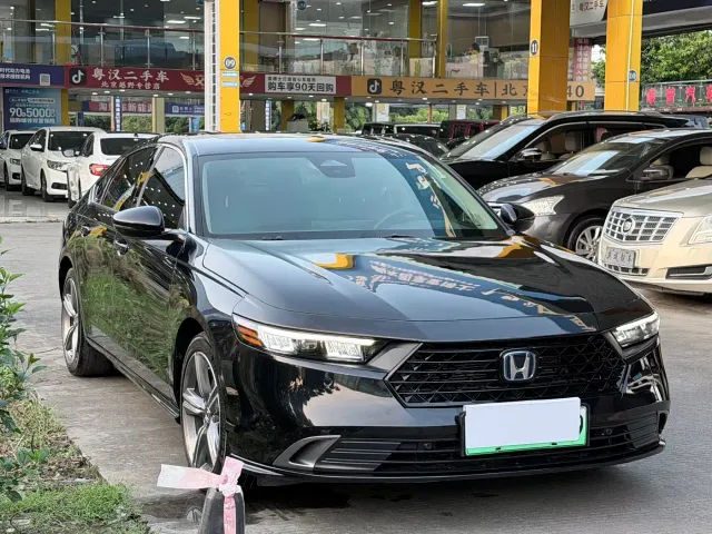 Honda Accord — Фото автомобиля 3