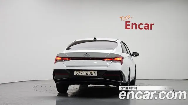 Hyundai Avante — Фото автомобиля 4