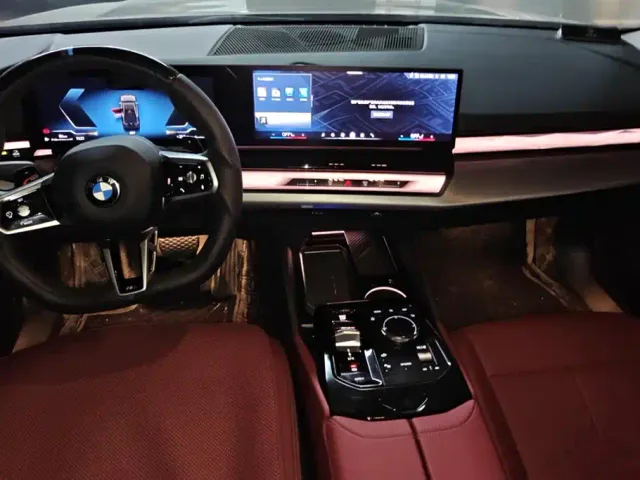 BMW 5 Series — Фото автомобиля 12