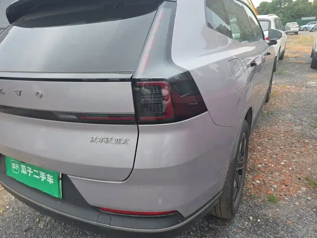 Volvo XC70 Plug-in Hybrid — Фото автомобиля 7