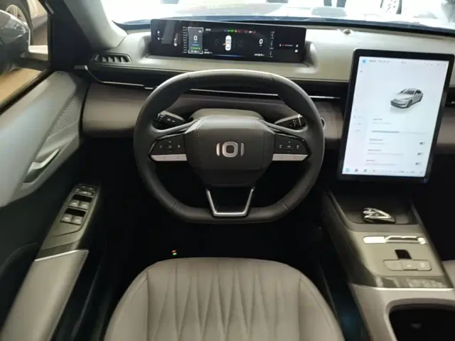 Changan Qiyuan A05 — Фото автомобиля 10