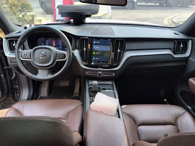Volvo XC60 — Фото автомобиля 10