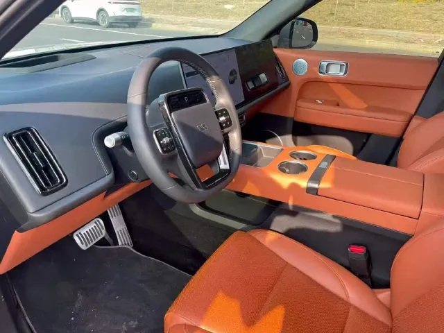 Li Auto L6 — Фото автомобиля 4