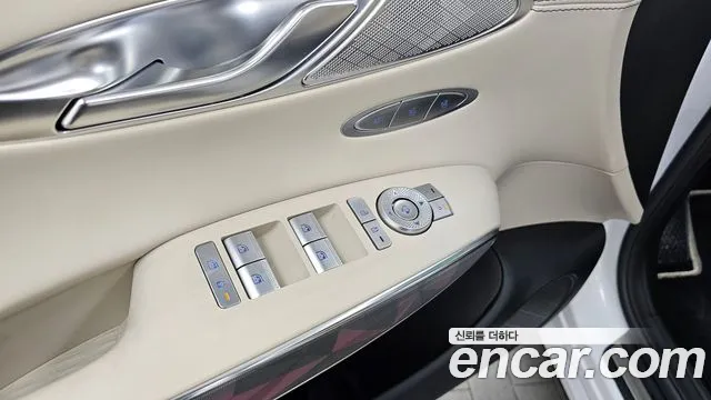 Genesis GV70 — Фото автомобиля 30