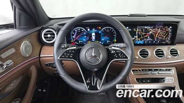 Mercedes-Benz E-Class — Фото автомобиля 19