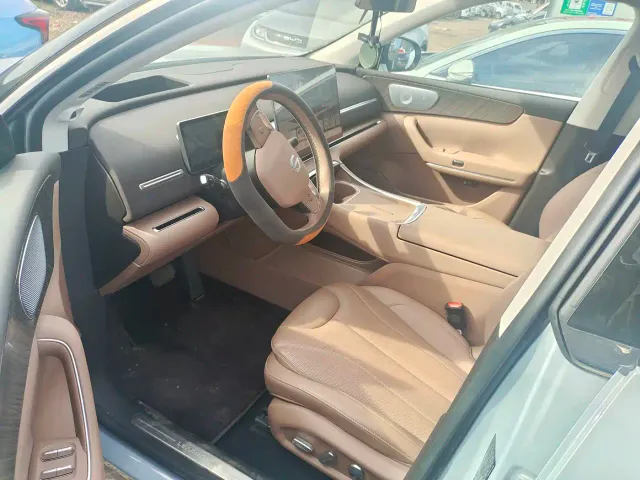 Leapmotor C11 — Фото автомобиля 4