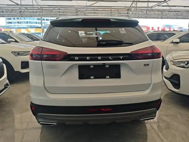 Geely Boyue — Фото автомобиля 5