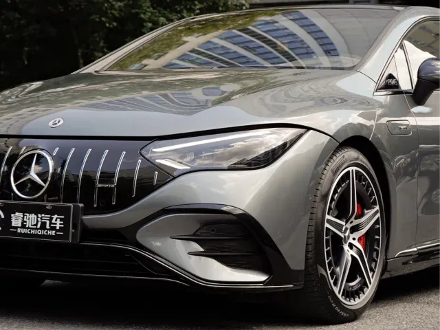 Mercedes-Benz EQE AMG — Фото автомобиля 7