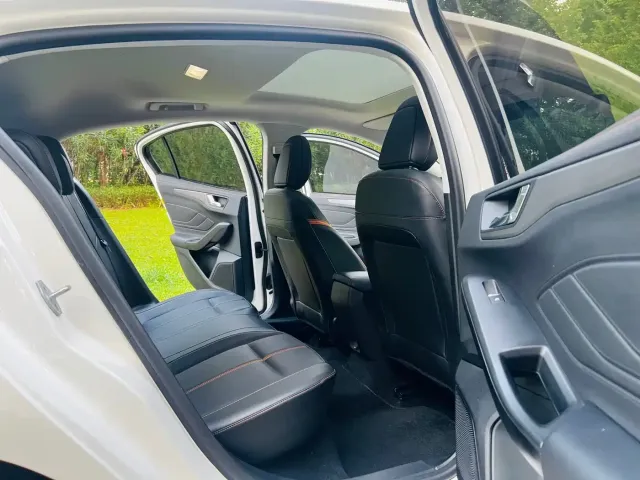 Ford Focus — Фото автомобиля 11