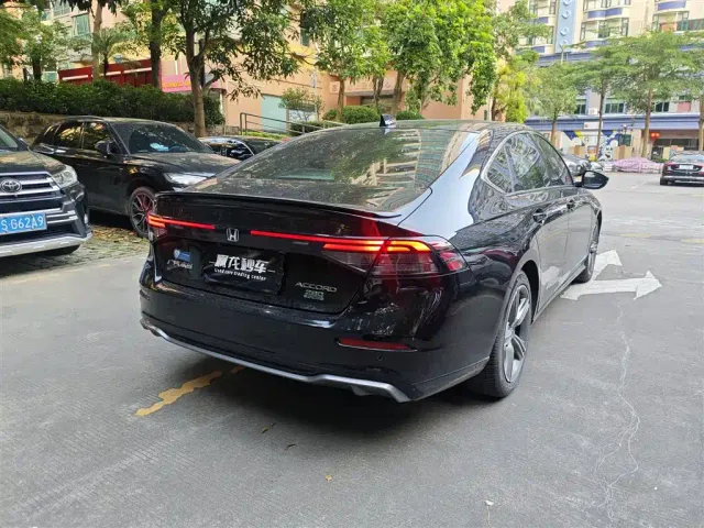 Honda Accord — Фото автомобиля 9