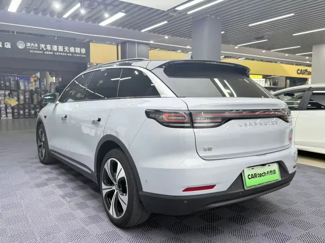 Leapmotor C11 — Фото автомобиля 12