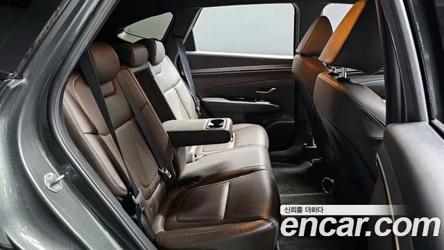 Hyundai Tucson Tucson (NX4) Дизель 2.0 2WD — Фото автомобиля 12
