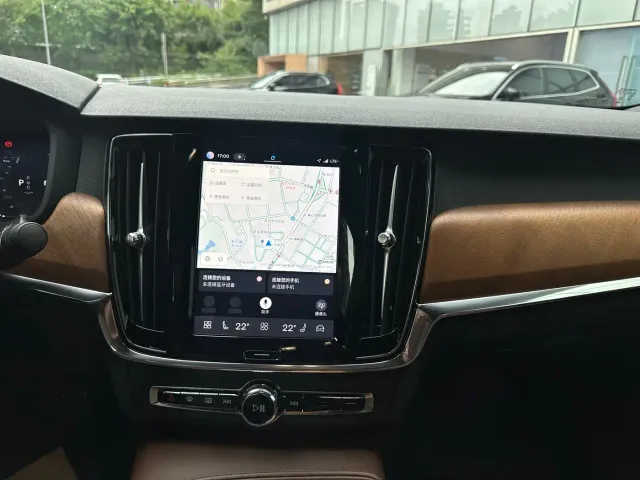 Volvo S90 — Фото автомобиля 12