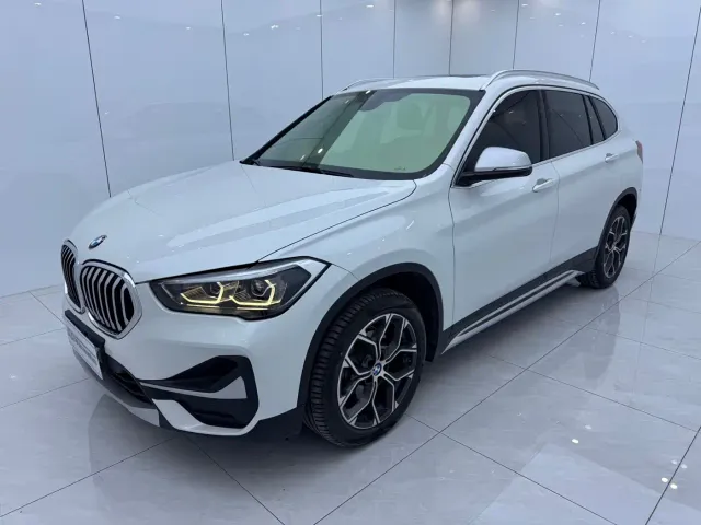 Фотография автомобиля — BMW X1