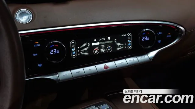 Genesis GV70 — Фото автомобиля 19