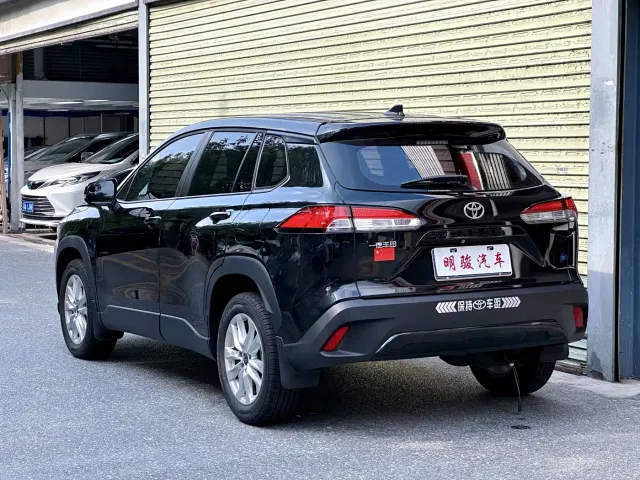 Toyota Corolla Cross — Фото автомобиля 4